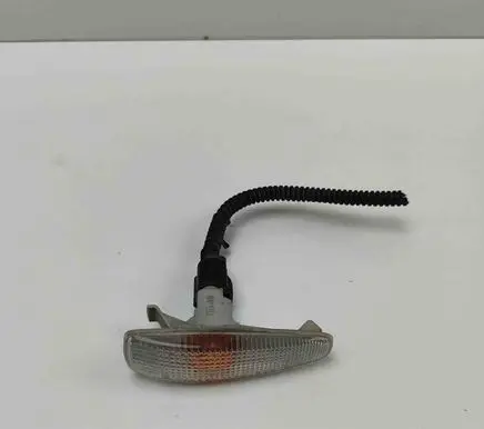 Mitsubishi Lancer Front fender indicator light 8351A001