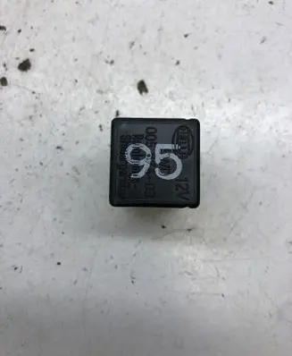 Volkswagen Touran I Other relay 701955200 31S5630P