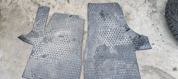 Volkswagen Multivan T5 Front floor mat 7H1061502A 7H1061505A