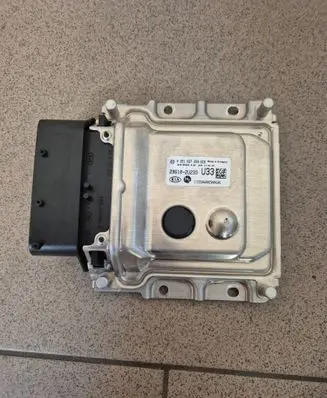KIA Ceed Adblue control unit 296102U233