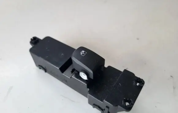 Hyundai Kona I Electric window control switch 3K55121200
