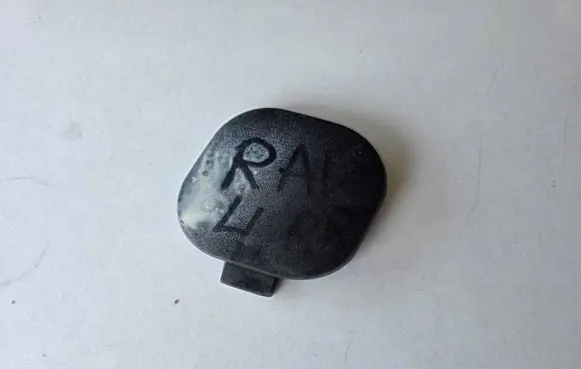 Toyota RAV 4 (XA40) Rear bumper row hook cap/cover 