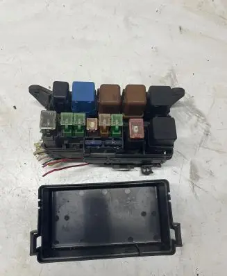 Nissan Terrano Fuse module 71543025