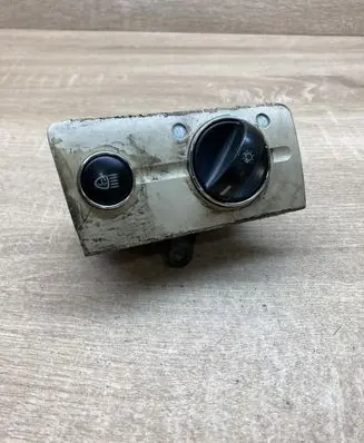 Mercedes-Benz E W211 Light switch 2115450104 04056002
