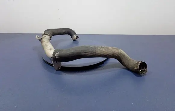 Volvo V40 Air intake hose/pipe 31370060