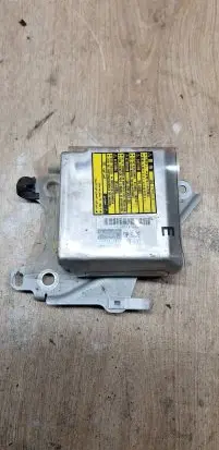 Lexus IS 200-300 Airbag control unit/module 8917053040