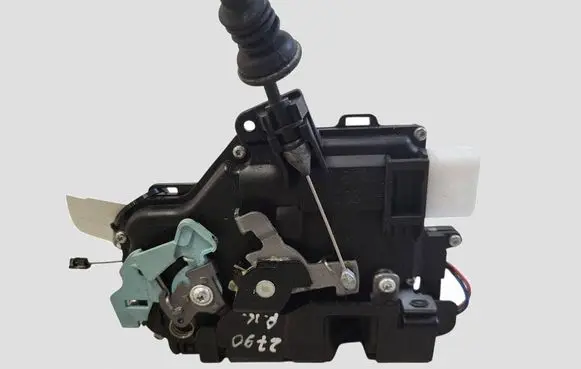 Skoda Octavia Mk2 (1Z) Front door lock 3D1837015AD
