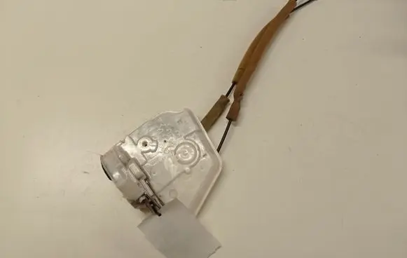 Mazda 3 II Rear door lock 9C10C0230
