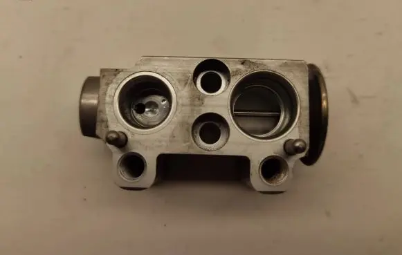 Air conditioning (A/C) expansion valve