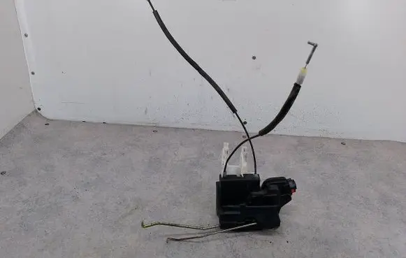 Hyundai Santa Fe Front door lock 