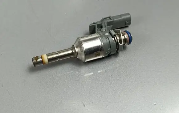 Jeep Compass Fuel injector 46338077