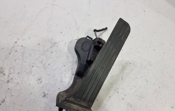 Volkswagen Golf V Accelerator throttle pedal 1K1721503P