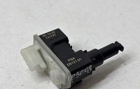 Peugeot 5008 II Fuel tank cap lock 121727 D51301