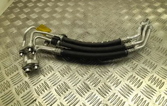 Tesla Model Y Air conditioning (A/C) pipe/hose 180739250B