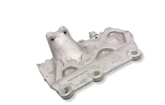 Mercedes-Benz B W246 W242 Engine mounting bracket 102393198C