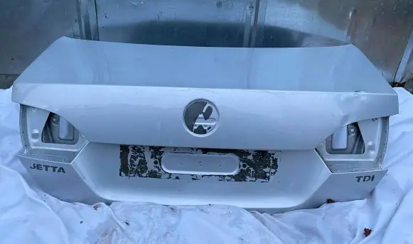 Volkswagen Jetta VI Tailgate/trunk/boot lid 5C6827025A