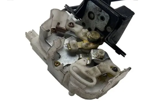 Mazda 3 I Tailgate/trunk/boot lock/catch/latch