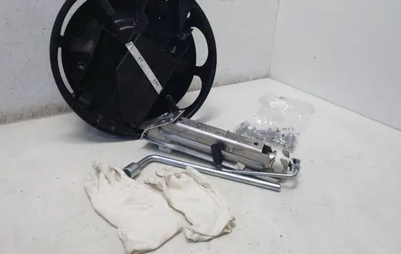 Mercedes-Benz E W212 Tool set A2128980914 A2115830415 A2215810001
