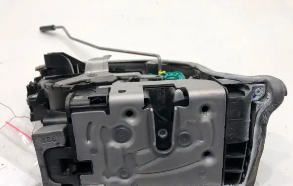 BMW 5 G30 G31 G38 Rear door lock 7477690