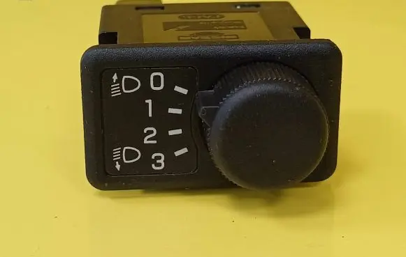 Nissan Almera N16 Headlight level height control switch
