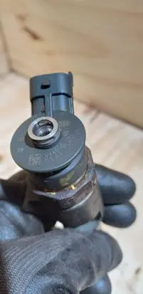 Ford Ranger Fuel injector 0445110250