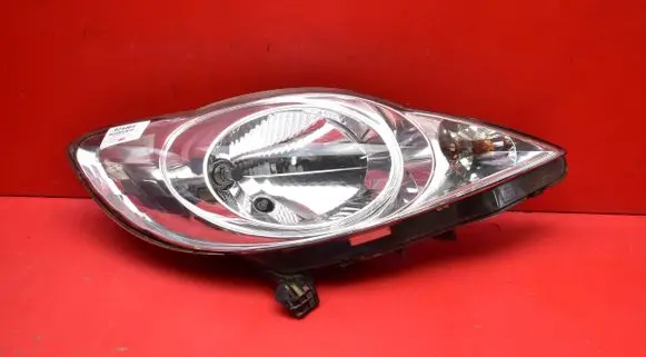 Peugeot 107 Headlight/headlamp 81110-0H030