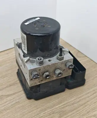 Volvo V70 ABS Pump 30681619 10092604053 000404972C1
