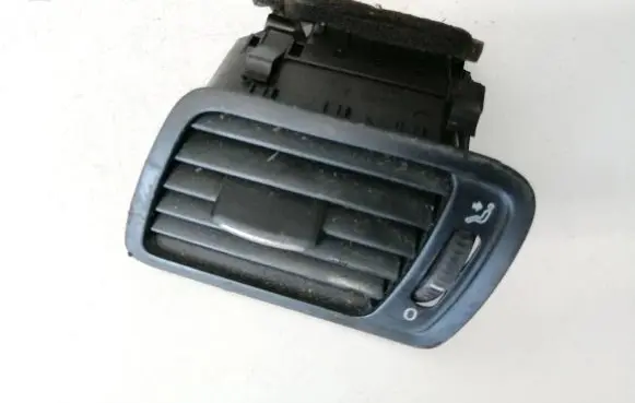 Volkswagen PASSAT B6 Dash center air vent grill 3c1819701e
