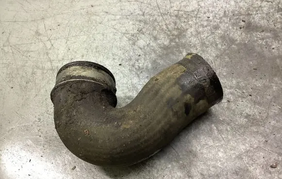 Volkswagen PASSAT B5.5 Engine coolant pipe/hose