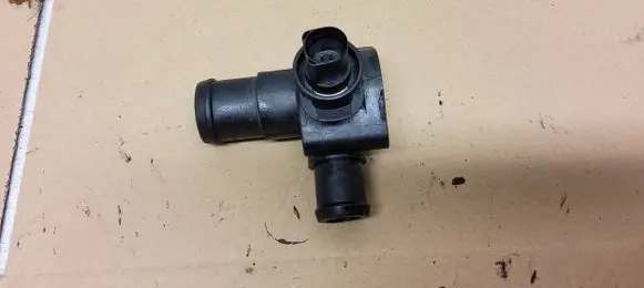 Audi A4 S4 B5 8D Engine coolant pipe/hose 028121132