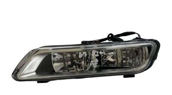 Volkswagen PASSAT B7 Front fog light E269013