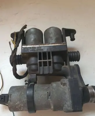 BMW 5 E39 Coolant heater control valve 8372004