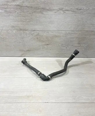 Engine coolant pipe/hose