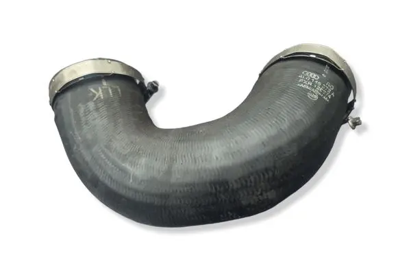 Audi Q7 4L Intercooler hose/pipe 4L0145972A