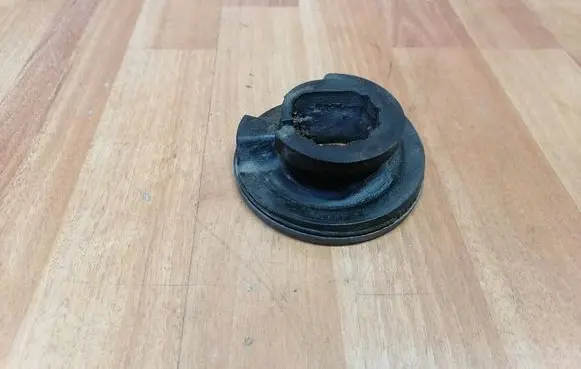 Opel Insignia B Rear coil spring rubber mount 84126267 YR00095480