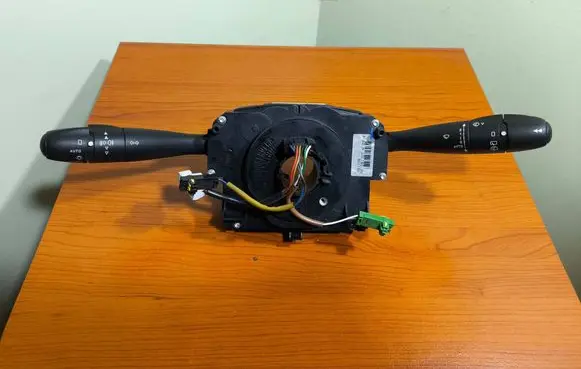 Peugeot 207 Wiper turn signal indicator stalk/switch 96630718XT