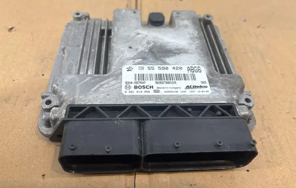 Opel Zafira C Engine control unit/module 55590420 55579447 0281019088