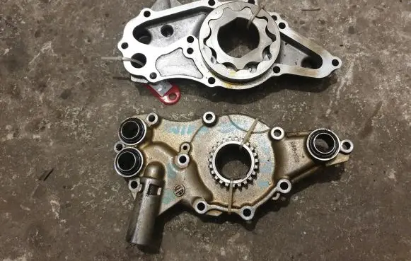 Suzuki Swift I Oil pump 