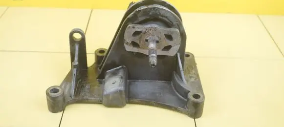 Fiat 500 Engine mounting bracket 013A236 312A2000