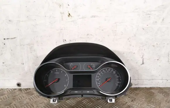 Opel Crossland X Speedometer (instrument cluster) 9831003580