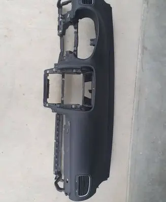 Volkswagen Golf VI Dashboard 5K1857181B 0500758 1022652