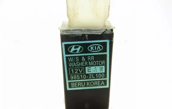 Hyundai i30 Windscreen/windshield washer pump 985102L100