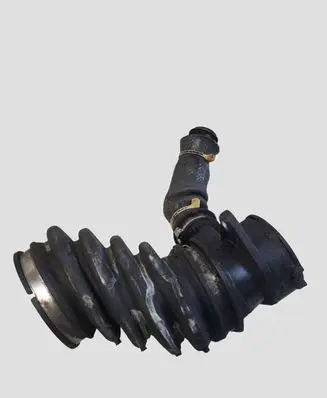 Volvo V50 Turbo air intake inlet pipe/hose AV616C784AE