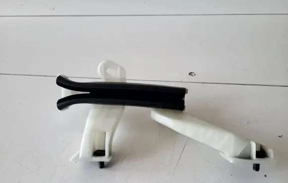 Citroen DS3 Front door windshield rail 