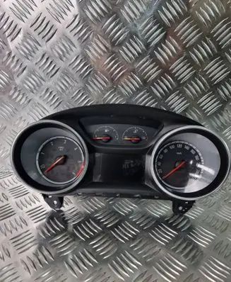 Speedometer (instrument cluster)