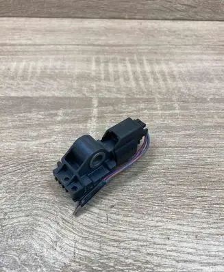 Volvo V70 Airbag deployment crash/impact sensor 31264395 701589 250108