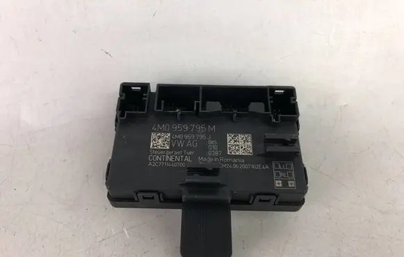 Audi e-tron Door control unit/module 4M0959795M