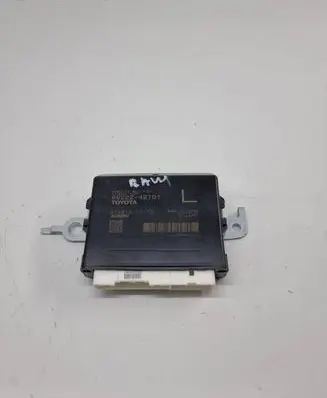 Toyota RAV 4 (XA50) Tailgate/trunk control unit/module 8922242101