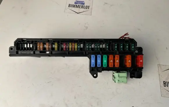 BMW 5 E60 E61 Fuse module 18917