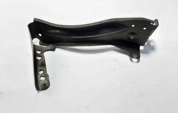 Fender mounting bracket